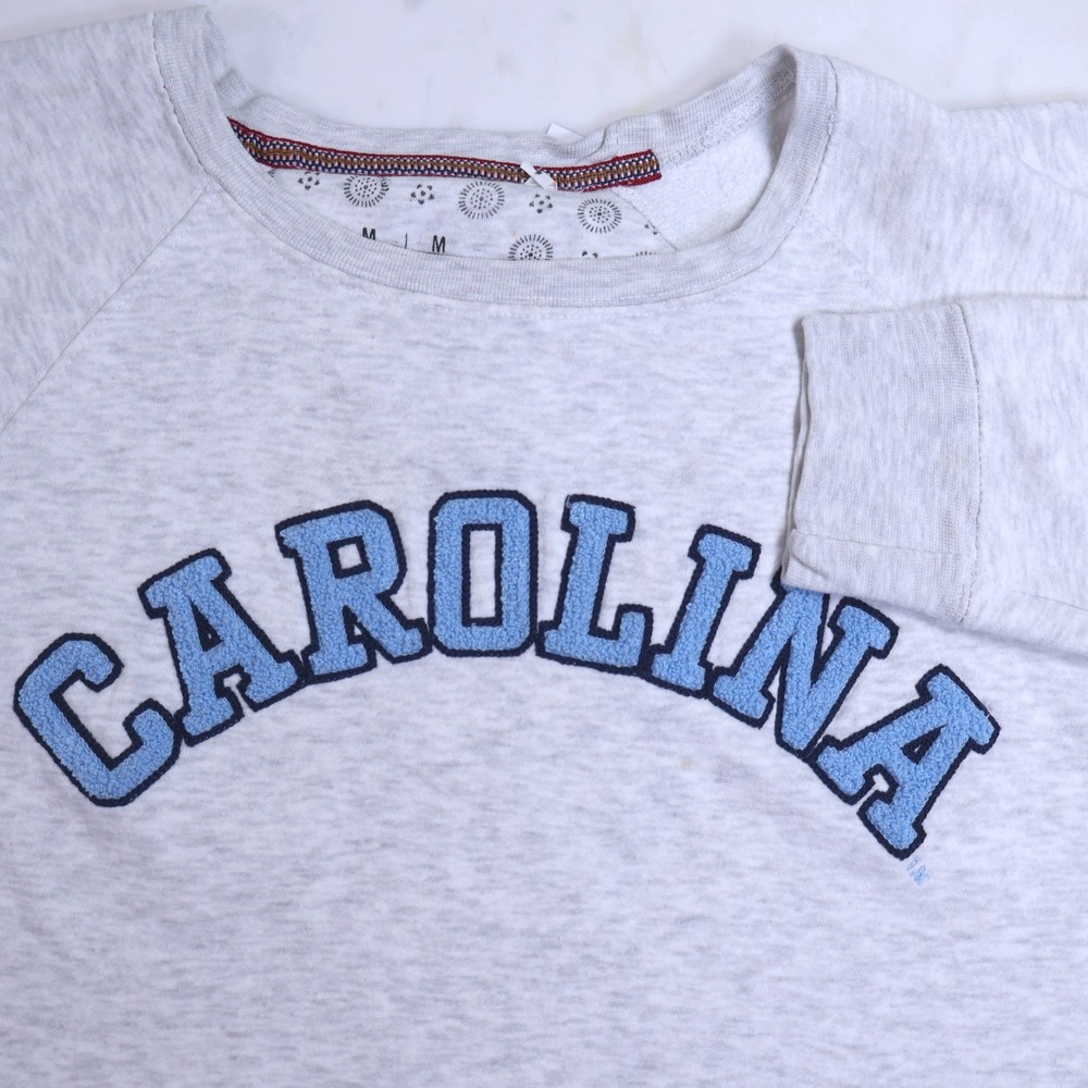 Pressbox North Carolina Tar Heels Sweatshirt Chenille Carolina Womens M